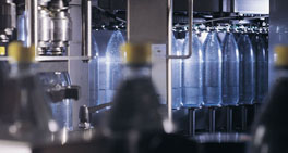 大型格兰富水泵帮助解决瓶装水问题